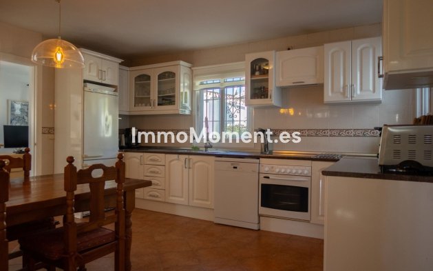 Bestaande woning - Vrijstaande villa - Estepona  - El Padron
