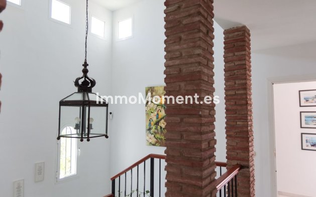 Bestaande woning - Vrijstaande villa - Estepona  - El Padron