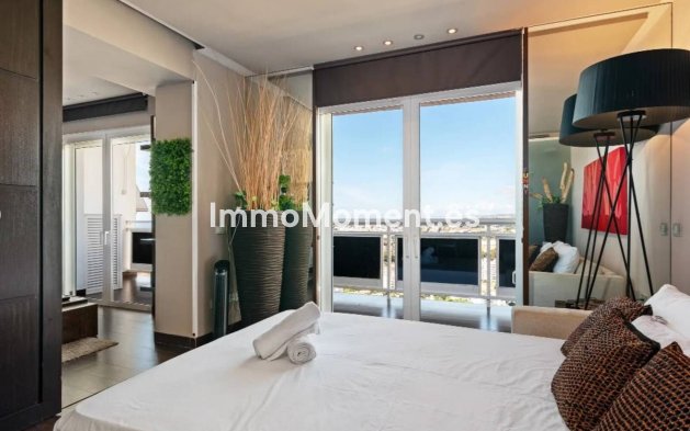 Resale - Apartment - Marbella - Nueva Andalucía