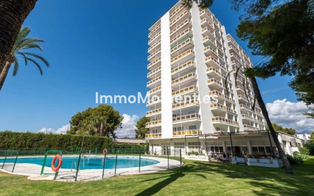 Resale - Apartment - Marbella - Nueva Andalucía