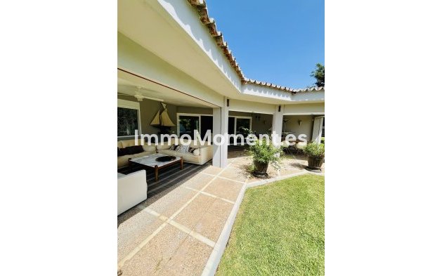 Wiederverkauf - Freistehende Villa - Marbella - Guadalmina Baja