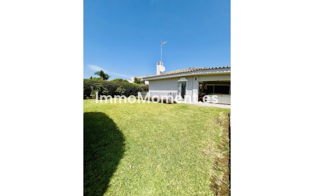 Wiederverkauf - Freistehende Villa - Marbella - Guadalmina Baja