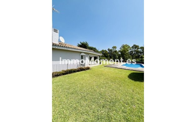 Wiederverkauf - Freistehende Villa - Marbella - Guadalmina Baja