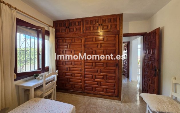 Wiederverkauf - Freistehende Villa - Estepona  - Estepona Centro