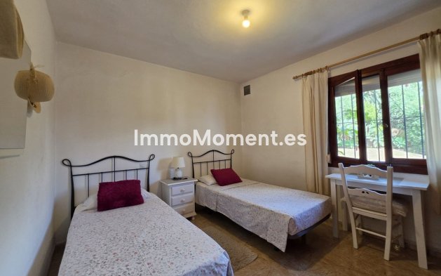 Wiederverkauf - Freistehende Villa - Estepona  - Estepona Centro