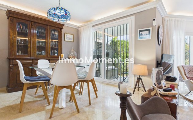 Wiederverkauf - Reihenhaus - Estepona  - Selwo