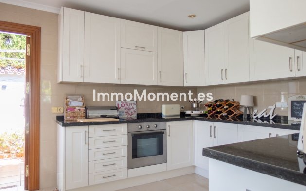 Wiederverkauf - Freistehende Villa - Estepona  - Estepona Centro