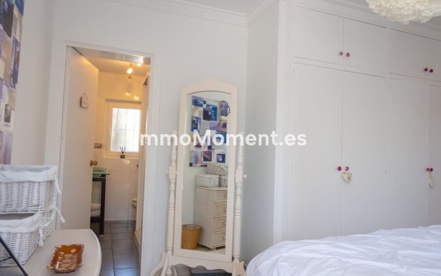 Wiederverkauf - Freistehende Villa - Estepona  - Estepona Centro