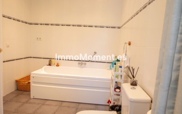 Wiederverkauf - Freistehende Villa - Estepona  - Estepona Centro