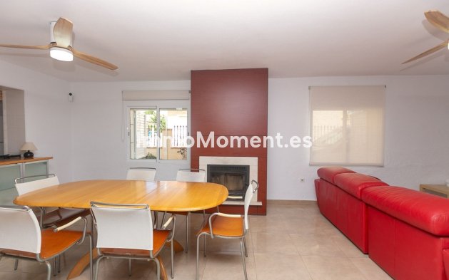 Reventa - Villa independiente - Orihuela Costa