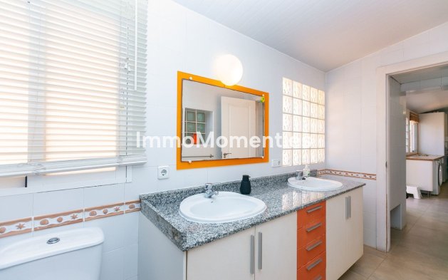Reventa - Villa independiente - Orihuela Costa