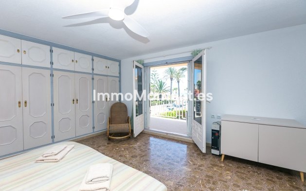 Reventa - Villa independiente - Orihuela Costa
