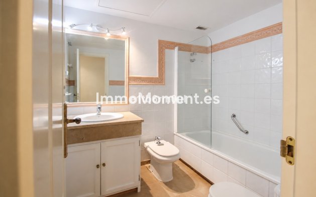 Wiederverkauf - Wohnung - Marbella - Nueva Andalucía