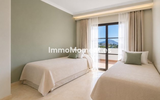 Resale - Apartment - Benahavís - Los Arqueros