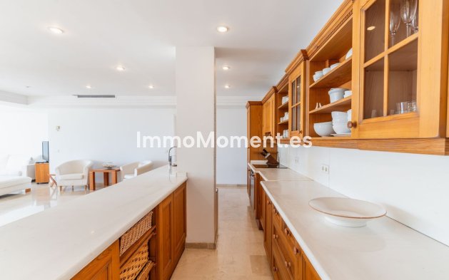 Resale - Apartment - Estepona - Estepona Centro