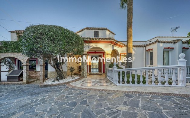 Resale - Detached villa - Marbella - Hacienda Las Chapas