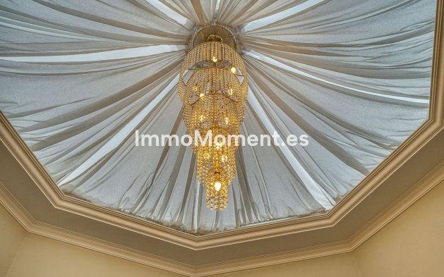 Resale - Detached villa - Marbella - Hacienda Las Chapas