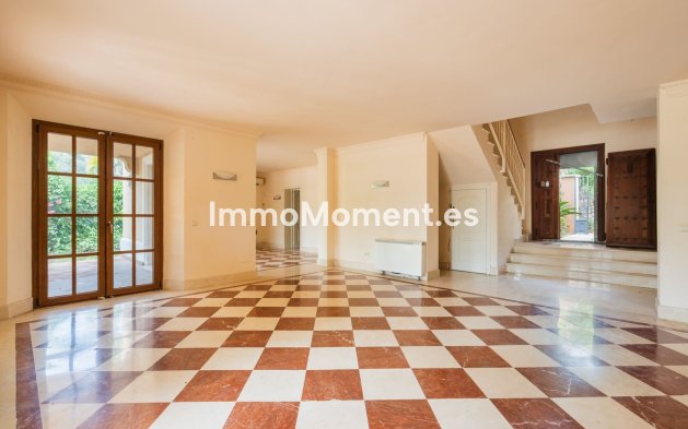 Bestaande woning - Vrijstaande villa - Estepona  - Estepona Centro