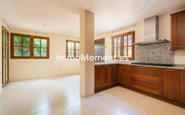 Bestaande woning - Vrijstaande villa - Estepona  - Estepona Centro