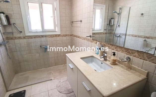 Reventa - Villa independiente - Estepona  - Estepona Centro
