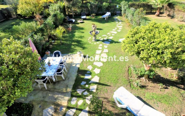 Wiederverkauf - Freistehende Villa - Estepona  - Estepona Centro