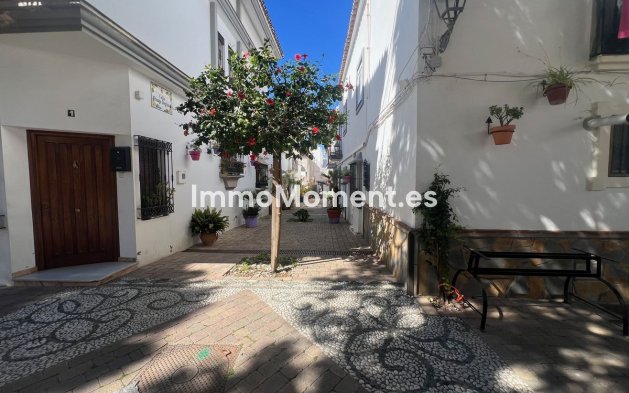 Resale - Detached villa - Estepona - Estepona Centro