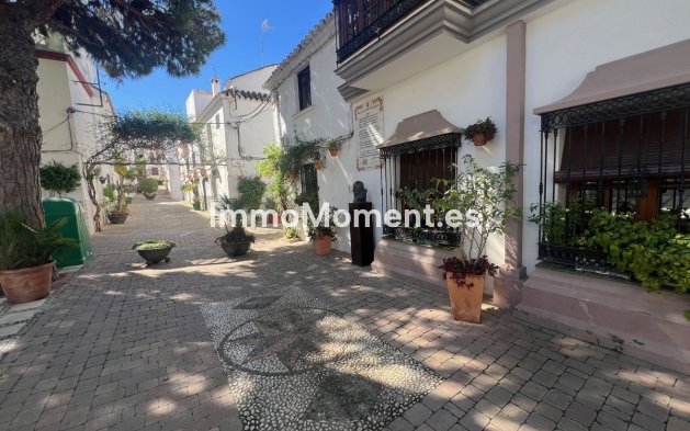 Resale - Detached villa - Estepona - Estepona Centro