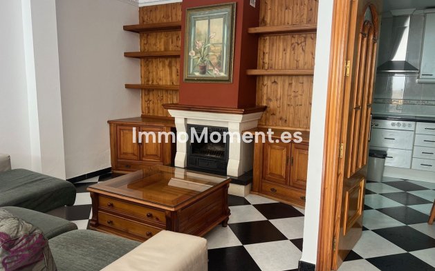 Resale - Detached villa - Estepona - Estepona Centro