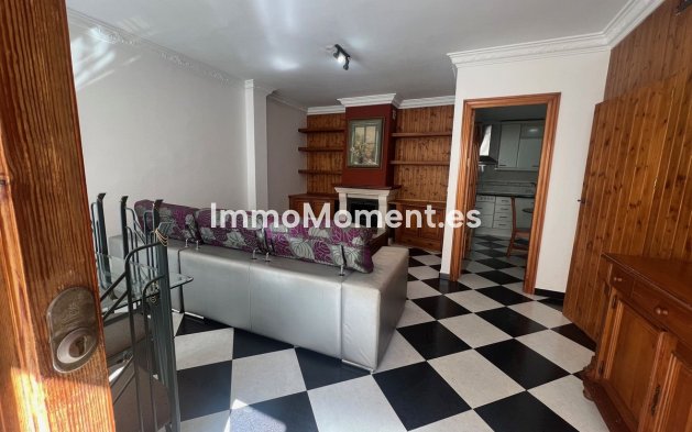 Resale - Detached villa - Estepona - Estepona Centro