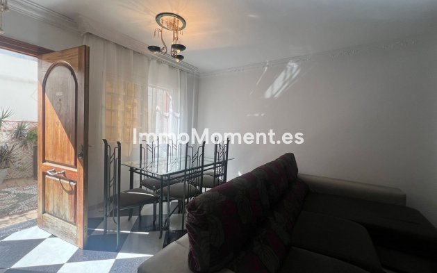 Resale - Detached villa - Estepona - Estepona Centro