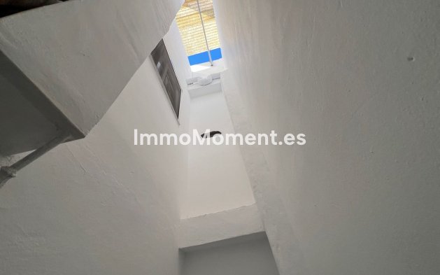Resale - Detached villa - Estepona - Estepona Centro
