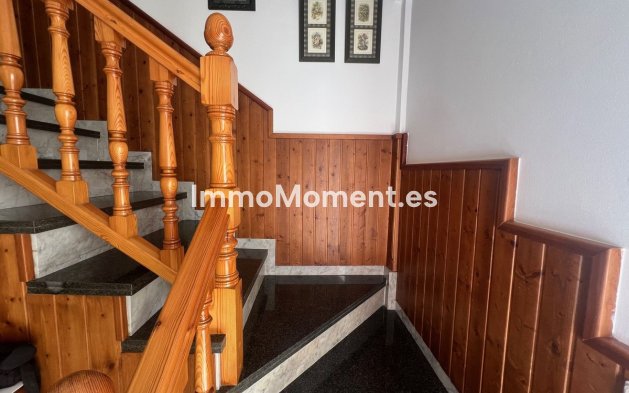Resale - Detached villa - Estepona - Estepona Centro