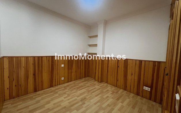 Resale - Detached villa - Estepona - Estepona Centro
