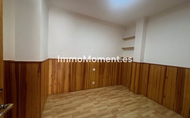 Resale - Detached villa - Estepona - Estepona Centro