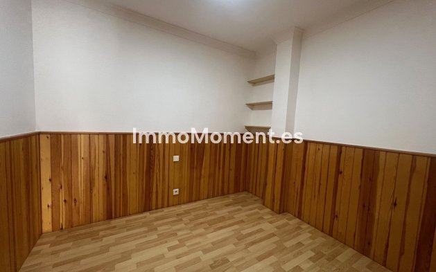 Resale - Detached villa - Estepona - Estepona Centro