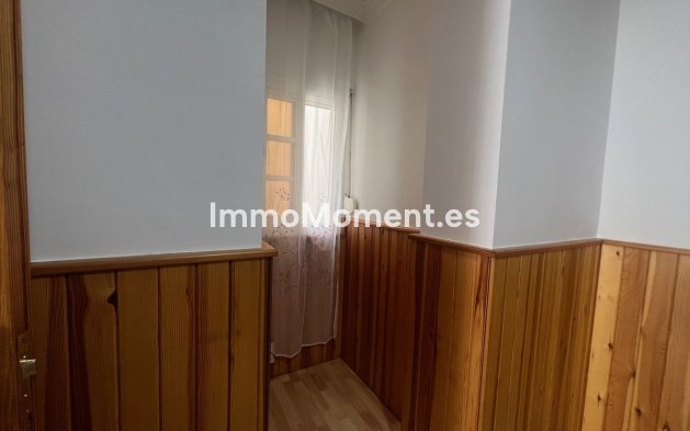 Resale - Detached villa - Estepona - Estepona Centro