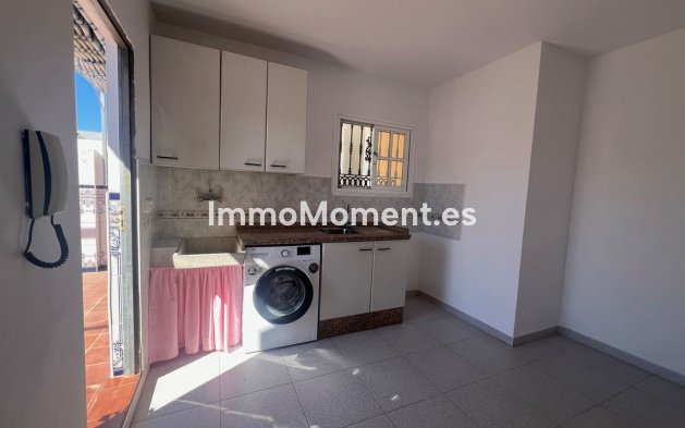Resale - Detached villa - Estepona - Estepona Centro