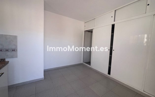 Resale - Detached villa - Estepona - Estepona Centro