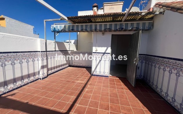 Resale - Detached villa - Estepona - Estepona Centro