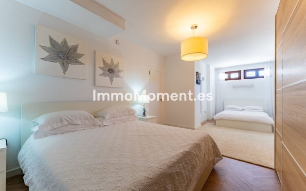 Wiederverkauf - Freistehende Villa - Estepona  - Valle Romano