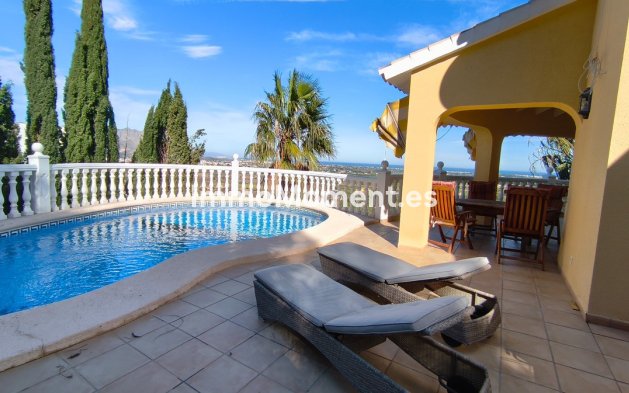 Resale - Detached villa - Denia - La Sella Golf