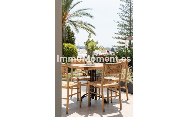 Resale - Apartment - Marbella - Nueva Andalucía