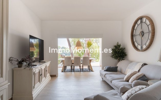 Resale - Apartment - Marbella - Nueva Andalucía