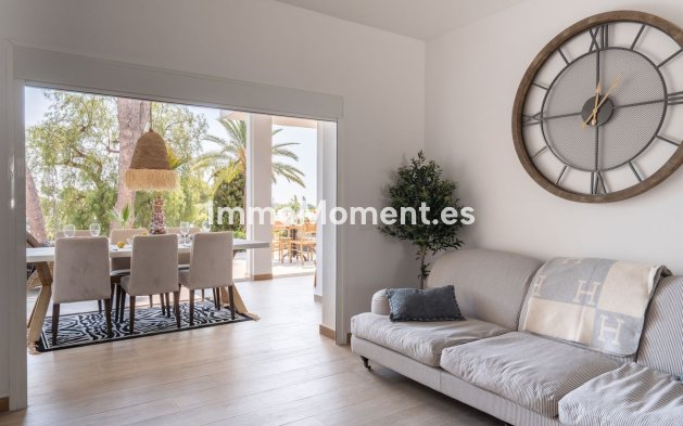 Resale - Apartment - Marbella - Nueva Andalucía