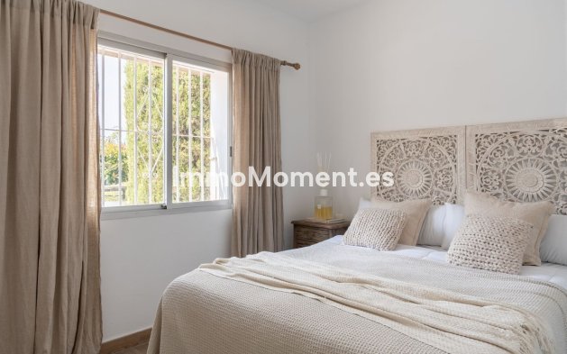 Resale - Apartment - Marbella - Nueva Andalucía