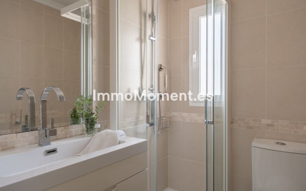 Resale - Apartment - Marbella - Nueva Andalucía