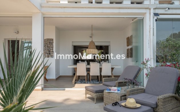 Resale - Apartment - Marbella - Nueva Andalucía