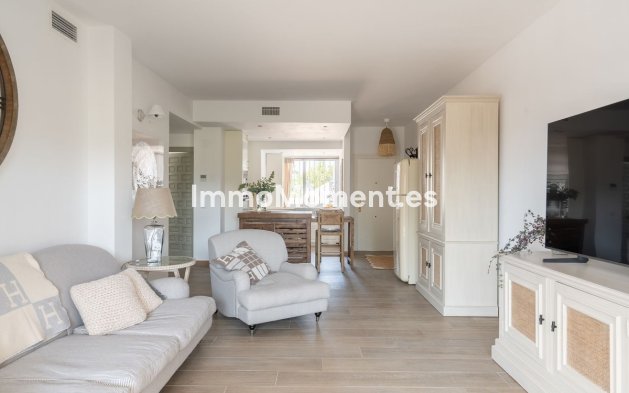 Resale - Apartment - Marbella - Nueva Andalucía