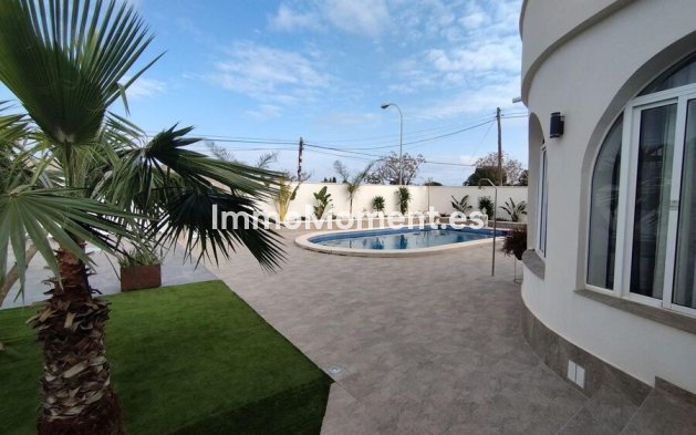 Wiederverkauf - Freistehende Villa - Torrevieja - Torrevieja Centro