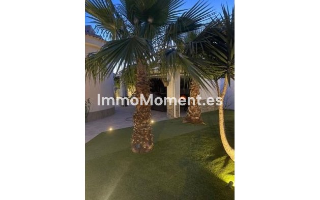 Wiederverkauf - Freistehende Villa - Torrevieja - Torrevieja Centro